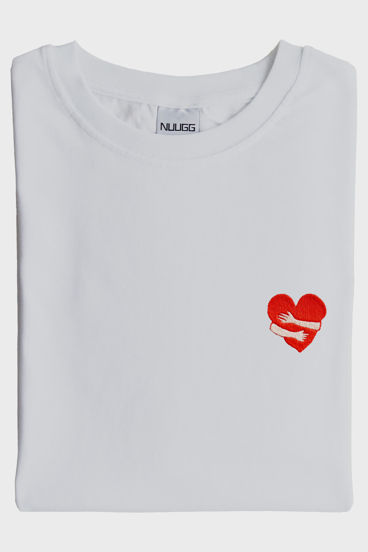 Kalbe Sarılan Eller Desenli Nakış Tişört - Sevgililer Günü Hediyesi